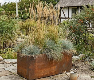 Plantekumme i 5 mm st&aring;lplade med m&aring;lene 100 x 35 x 50 cm