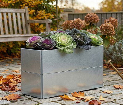 Plantekumme i varmgalvaniseret st&aring;l med skjulte hjul m&aring;ler 120 x 40 x 50 cm