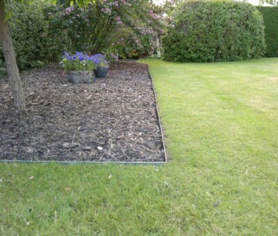 Gr&aelig;skant i 0.8mm varmgalvaniseret plade 10x195cm.