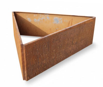 H&oslash;jbede uden sneglekant rusten trekantet