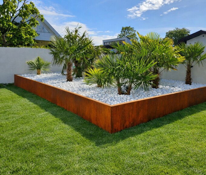 Støttemur med bukket kant